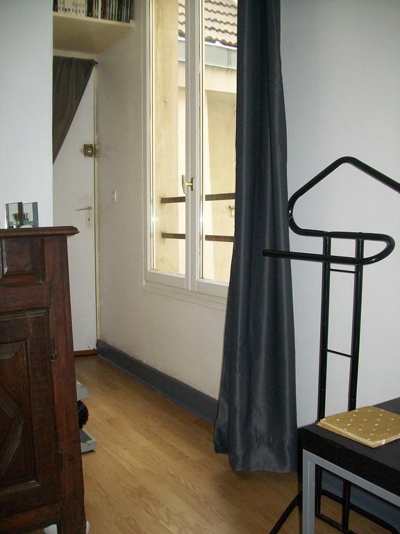 Chambre D'Hote Des Artistes Παρίσι Δωμάτιο φωτογραφία
